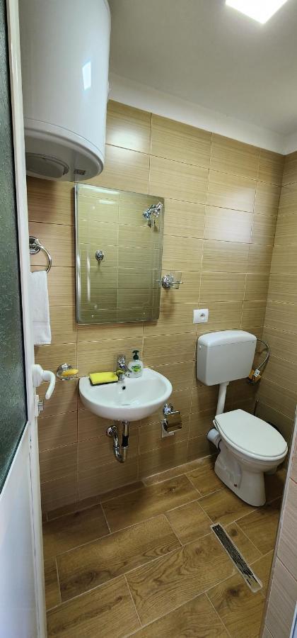 Apartament Teuta Permet Bagian luar foto