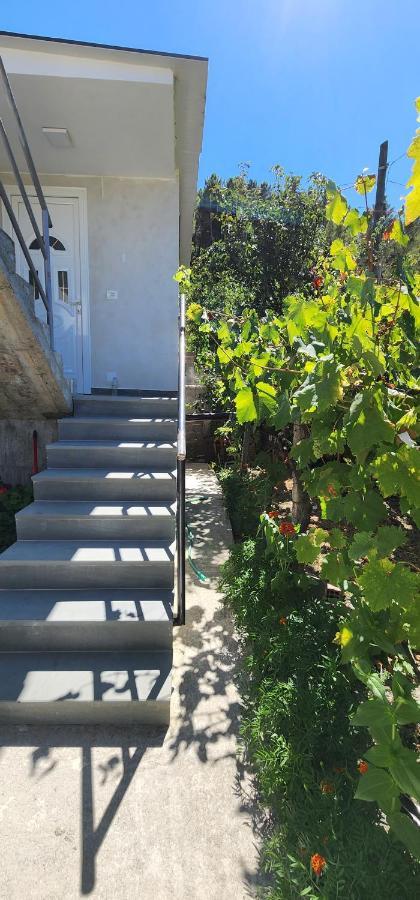 Apartament Teuta Permet Bagian luar foto